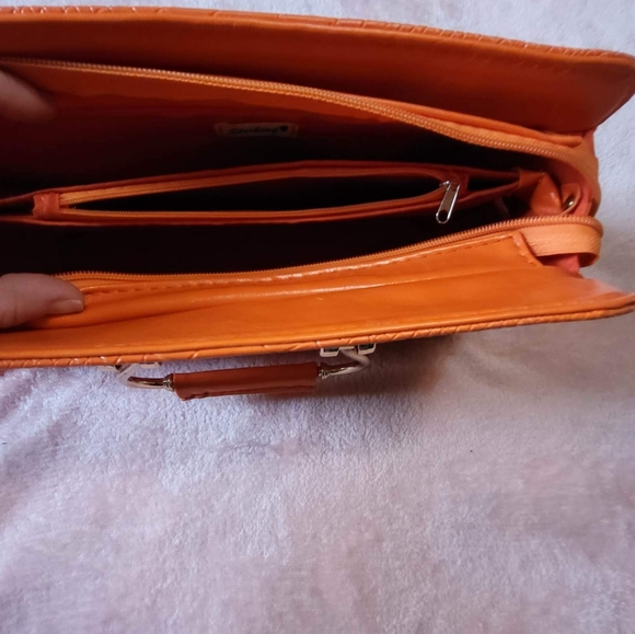 Orange striking purse - Picture 2 of 2
